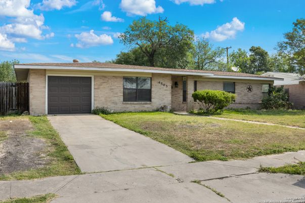 Attached, Exterior, Facade, Brick Facade, Ranch