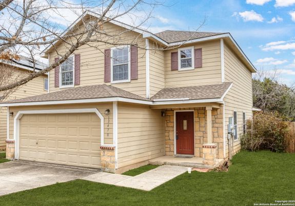 Attached, Exterior, Facade, American Craftsman