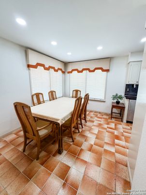 Dining room, Interior, Recessed Lighting