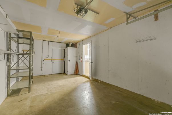 Garage, Interior