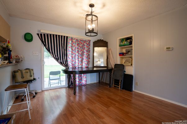 Interior, Pendant Lights, Wood Texture Flooring