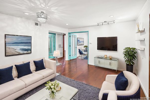 Interior, Living room, Recessed Lighting, Wood Texture Flooring