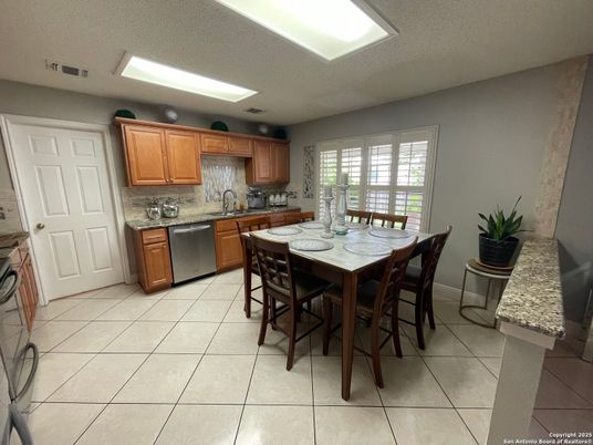 Dining room, Interior, Kitchen, Recessed Lighting, Stainless Steel Appliances