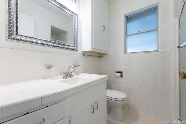 Bathroom, Interior, Tile Countertops