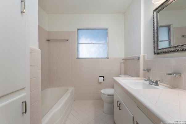 Bathroom, Interior, Tile Countertops