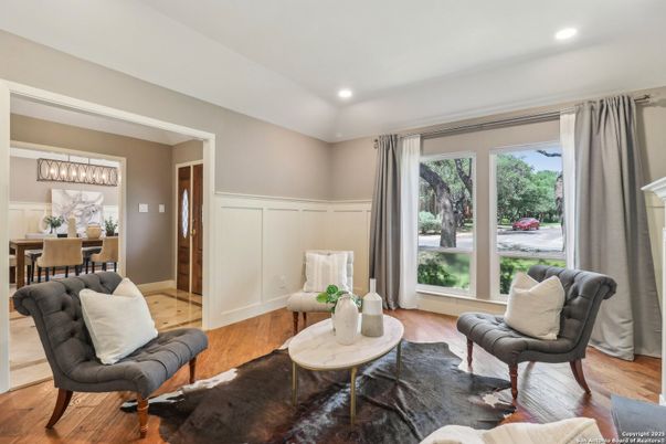 Dining room, Interior, Living room, Recessed Lighting, Wood Texture Flooring