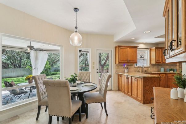 Dining room, Interior, Kitchen, Pendant Lights, Recessed Lighting