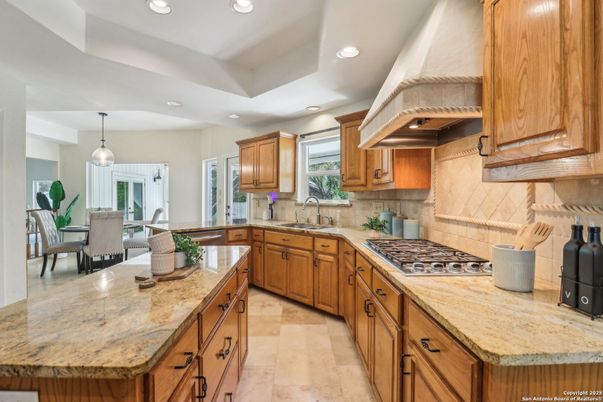 Dining room, Interior, Kitchen, Pendant Lights, Recessed Lighting, Stainless Steel Appliances