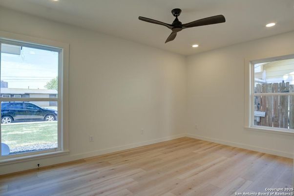 Empty room, Interior, Recessed Lighting, Wood Texture Flooring