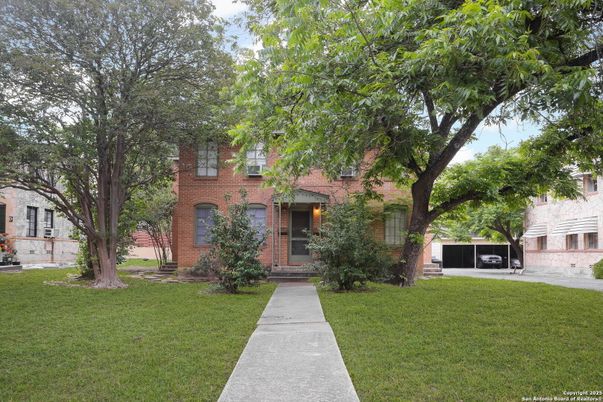 Backyard, Exterior, Facade, Brick Facade, Georgian