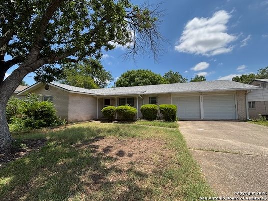 Attached, Exterior, Facade, Brick Facade, Ranch