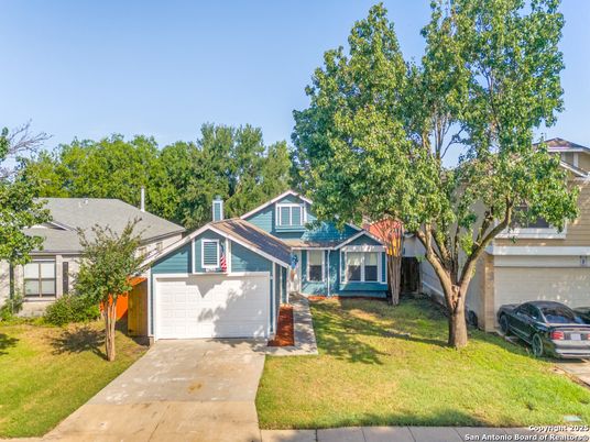 Attached, Exterior, Facade, Ranch