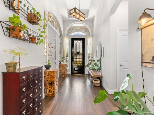 Interior, Pendant Lights, Wood Texture Flooring