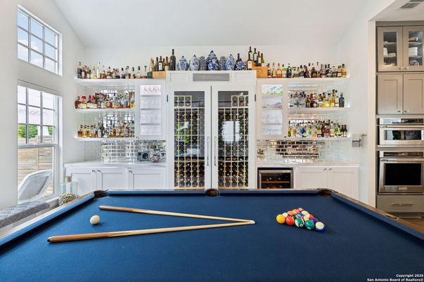 Billiard Table, Game Room, Interior