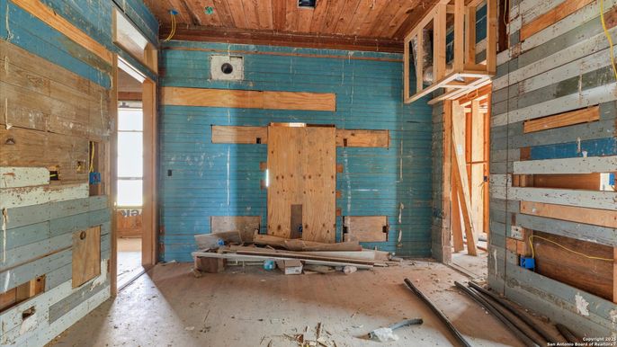 Empty room, Interior, Wooden Ceilings, Wooden Walls