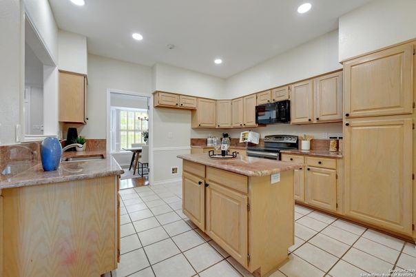 Dining room, Interior, Kitchen, Recessed Lighting