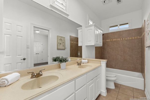 Bathroom, Dual Sink Vanities, Interior