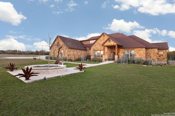 Backyard, Exterior, Facade, Brick Facade, Brick Traditional