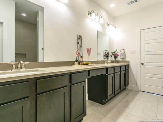 Bathroom, Dual Sink Vanities, Interior, Recessed Lighting