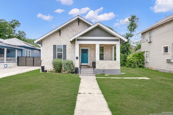 Exterior, Facade, American Craftsman