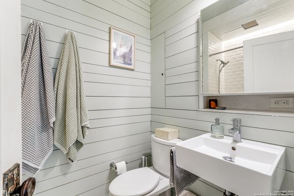 Bathroom, Interior