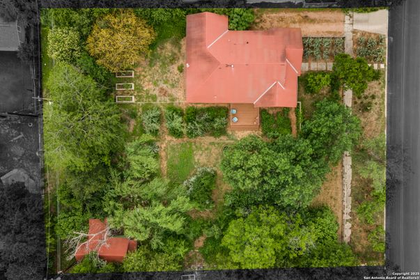 Exterior, Drone