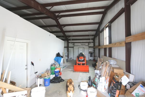 Garage, Interior, Wooden Beams
