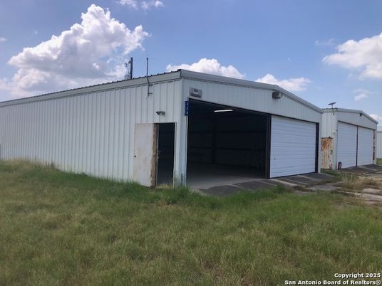 Detached Garage, Exterior