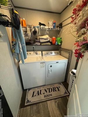 Interior, Washer, Wood Texture Flooring