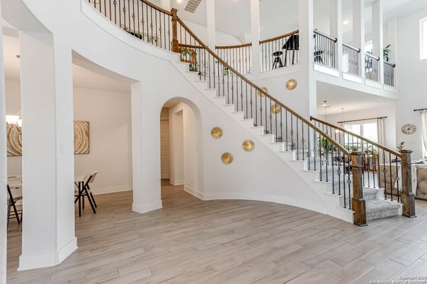 Interior, Recessed Lighting, Wood Texture Flooring