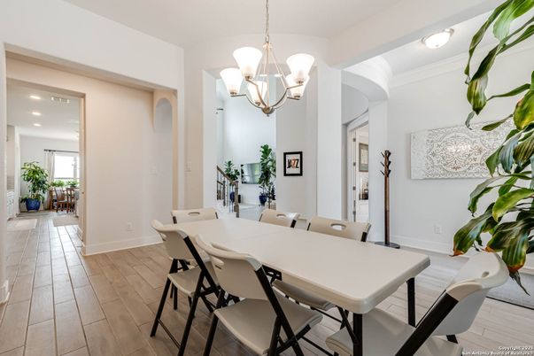 Chandelier, Dining room, Interior, Recessed Lighting, Wood Texture Flooring