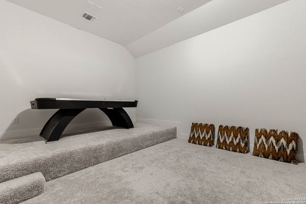 Game Room, Interior