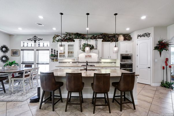 Dining room, Interior, Kitchen, Pendant Lights, Recessed Lighting, Stainless Steel Appliances