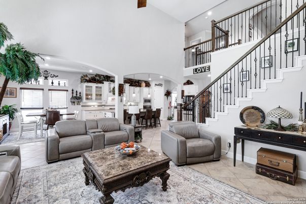 Dining room, Interior, Living room, Pendant Lights, Recessed Lighting