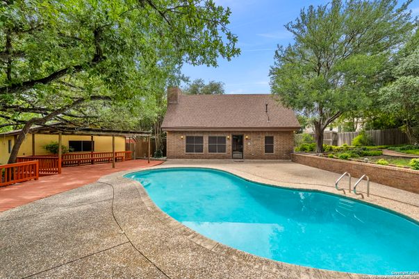 Exterior, Pool