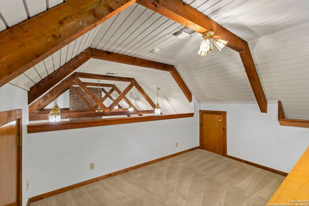 Empty room, Interior, Wooden Beams