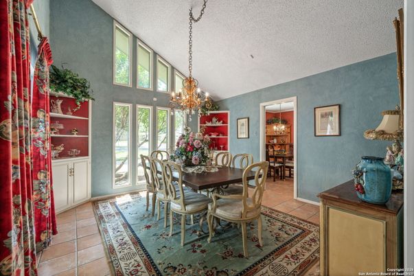 Chandelier, Dining room, Interior