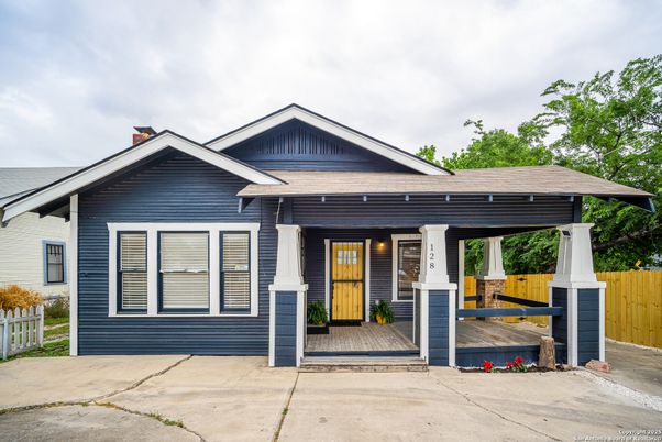 Exterior, Facade, American Craftsman