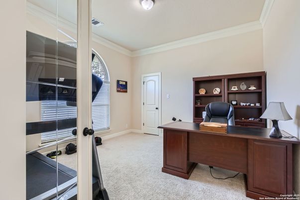 Home Office, Interior