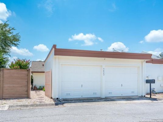 Detached Garage, Exterior