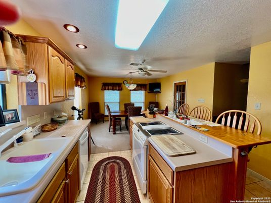 Dining room, Interior, Kitchen, Recessed Lighting, Water