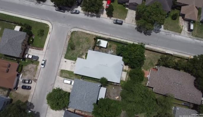 Exterior, Drone
