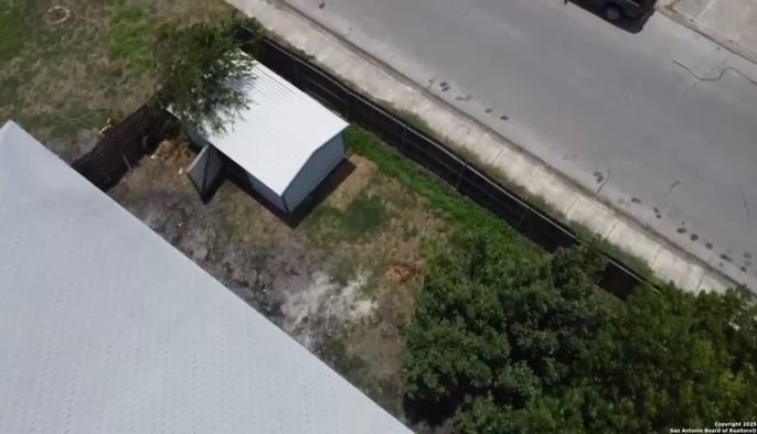 Exterior, Drone