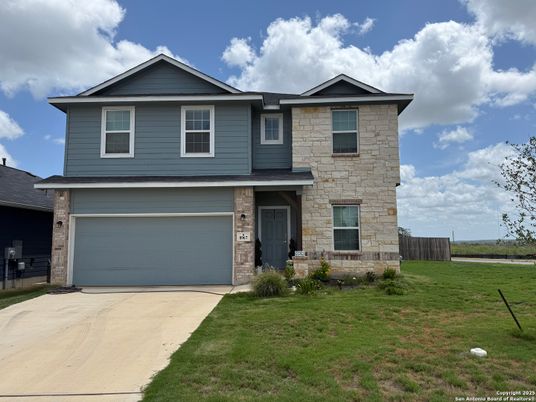 Attached, Exterior, Facade, American Craftsman