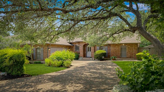 Attached, Exterior, Facade, Brick Facade, Ranch