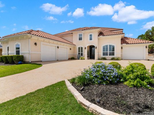 Attached, Exterior, Facade, Mediterranean