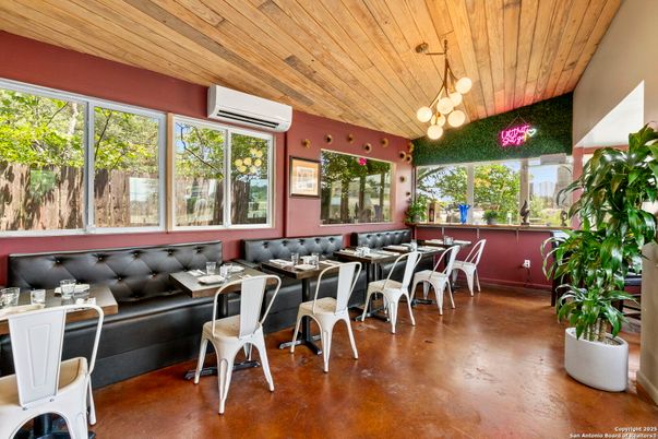 Dining room, Interior, Pendant Lights, Wooden Ceilings