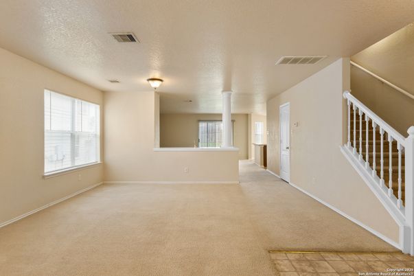 Empty room, Interior