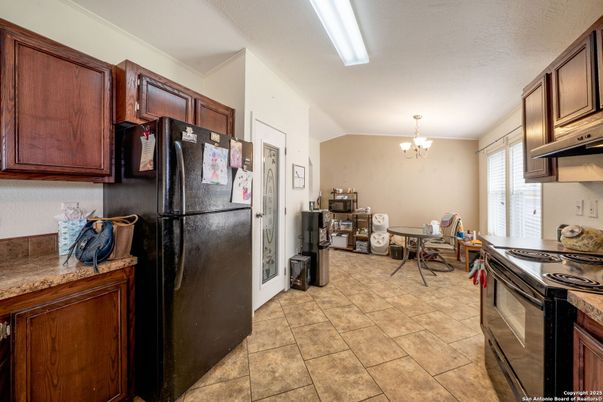 Chandelier, Interior, Kitchen