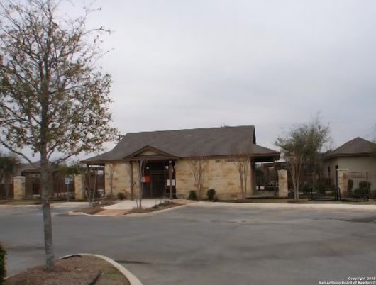 Backyard, Exterior, Facade, Ranch